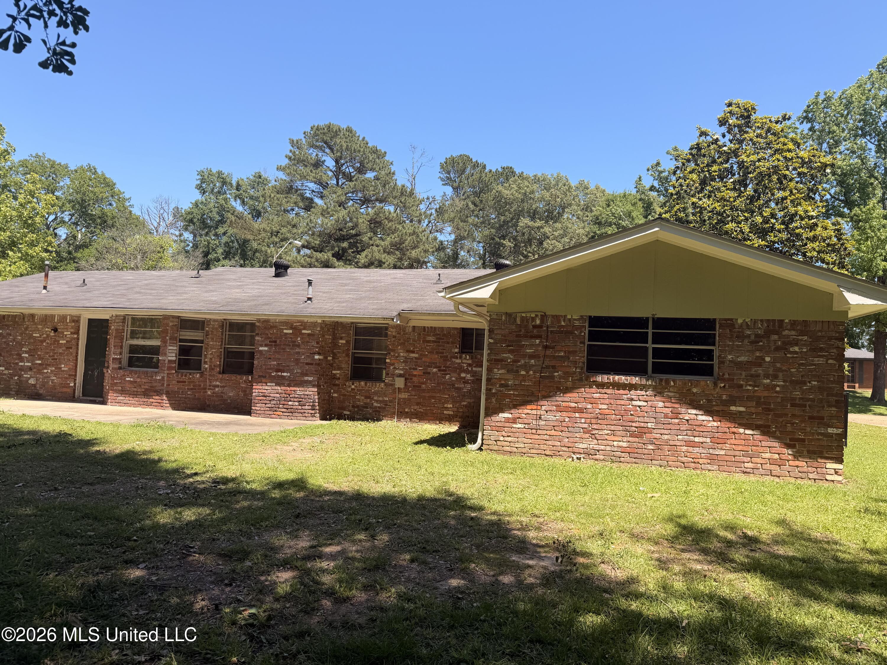 2229 Scanlon Drive Jackson, MS 39204 - Photo 14 of 16 IMG_4814
