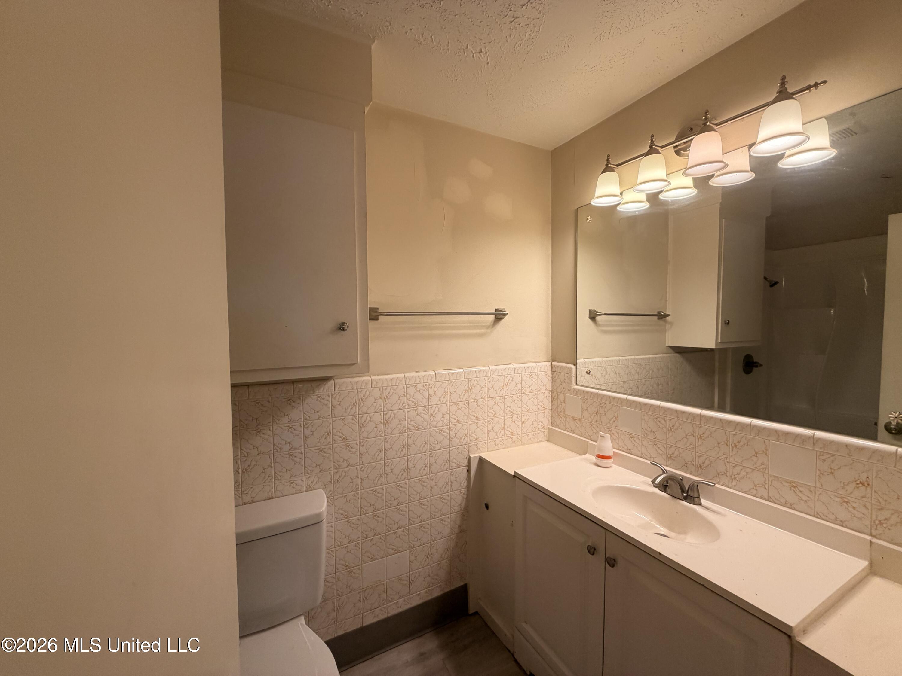 2229 Scanlon Drive Jackson, MS 39204 - Photo 6 of 16 IMG_4797