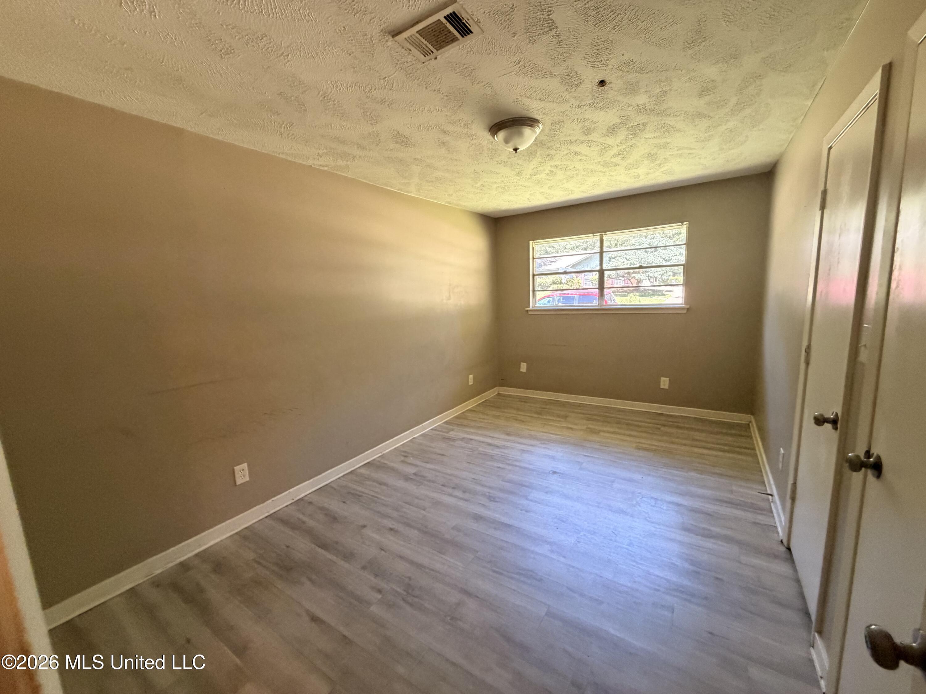 2229 Scanlon Drive Jackson, MS 39204 - Photo 7 of 16 IMG_4799