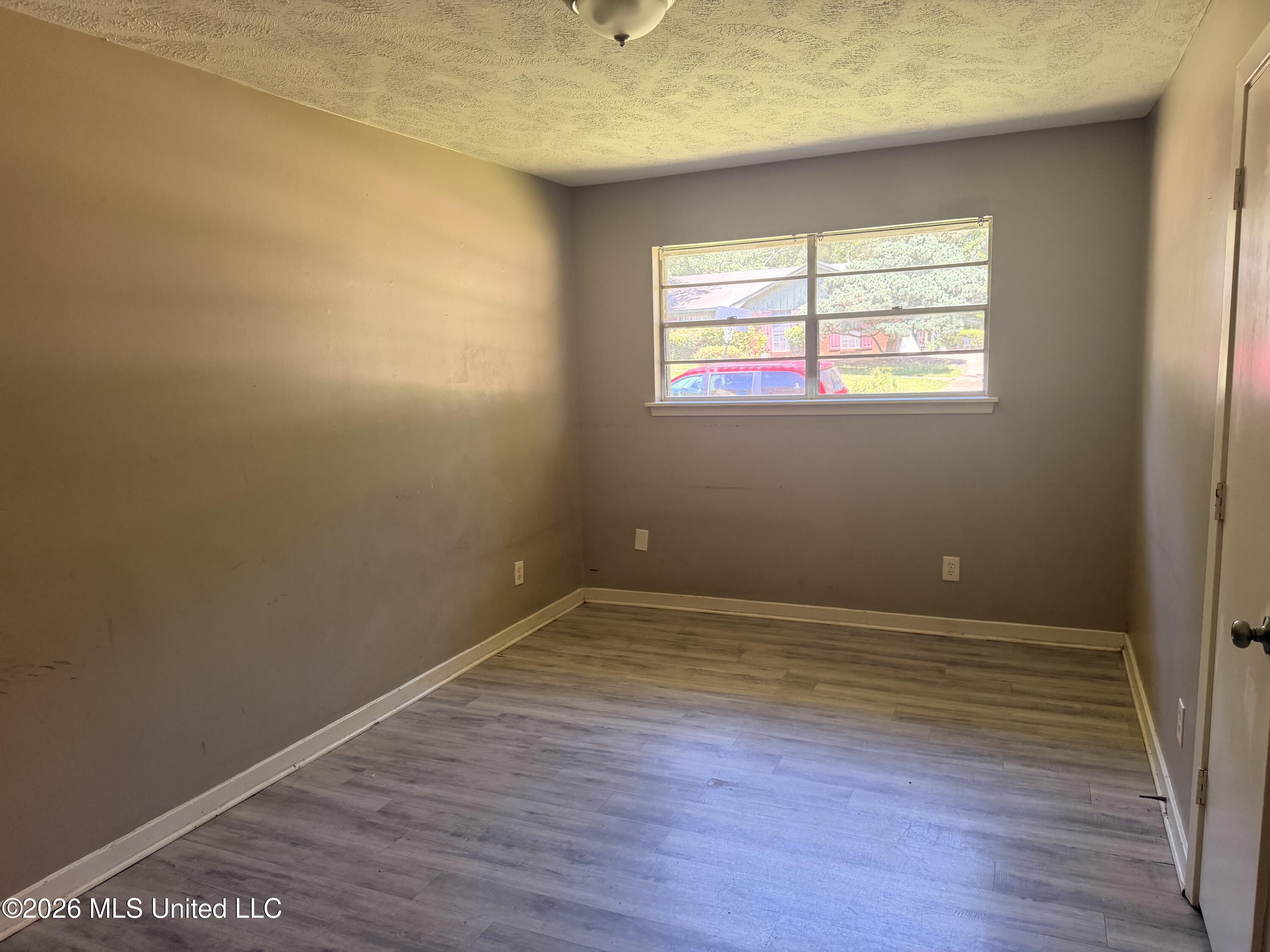 2229 Scanlon Drive Jackson, MS 39204 - Photo 10 of 16 IMG_4801