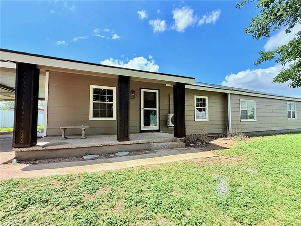 $319,500 | 1220 Ave G East, Hawley, TX 79525