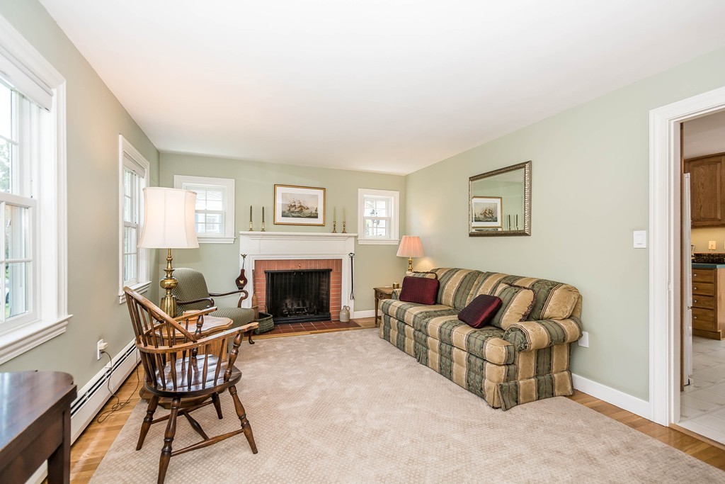 22 Milton Road Reading, MA 01867 - Photo 4 of 30 Gallery Image 4