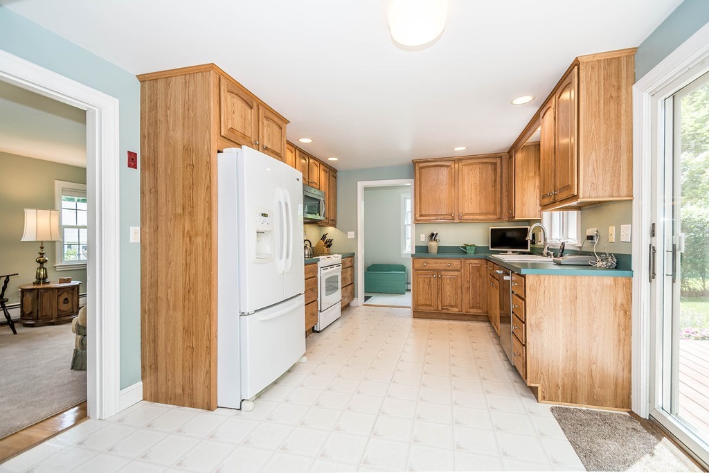 22 Milton Road Reading, MA 01867 - Photo 8 of 30 Gallery Image 8