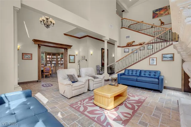 $2,900,000 | 264 Crestview Drive, Las Vegas, NV 89124