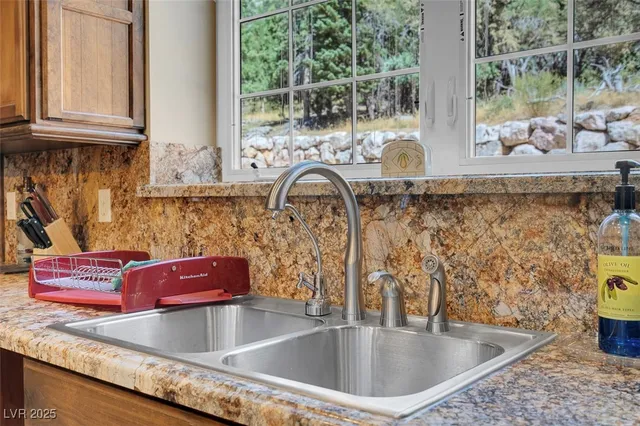 $2,900,000 | 264 Crestview Drive, Las Vegas, NV 89124