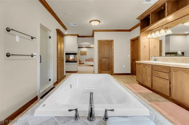 $2,900,000 | 264 Crestview Drive, Las Vegas, NV 89124