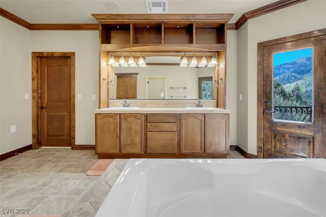 $2,900,000 | 264 Crestview Drive, Las Vegas, NV 89124