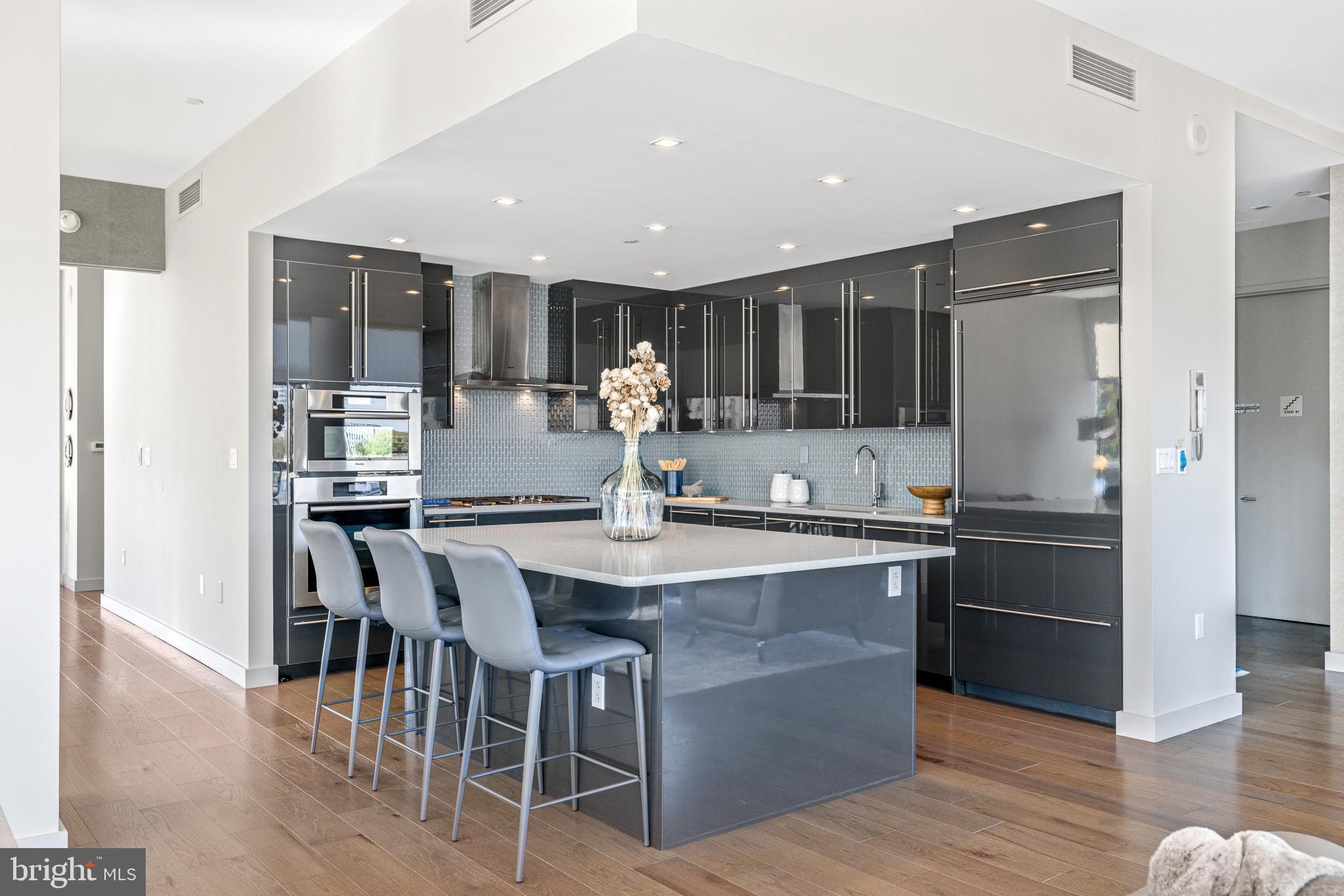 101 Walnut Street, Unit 2 Philadelphia, PA 19106 - Photo 11 of 35