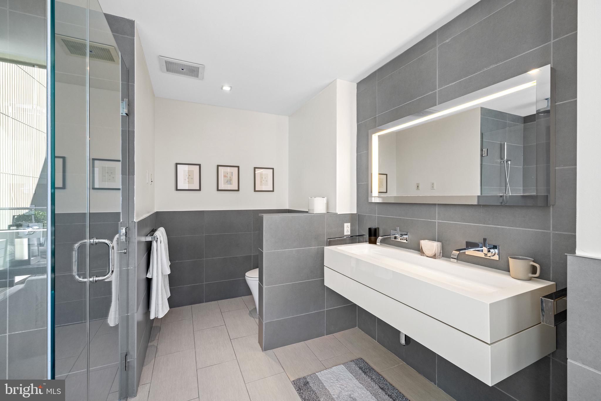 101 Walnut Street, Unit 2 Philadelphia, PA 19106 - Photo 21 of 35