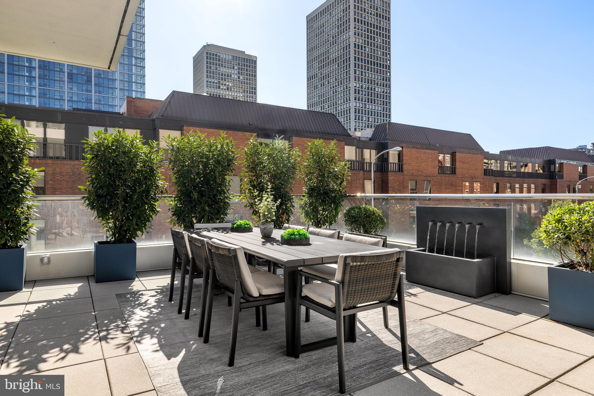 101 Walnut Street, Unit 2 Philadelphia, PA 19106 - Photo 23 of 35