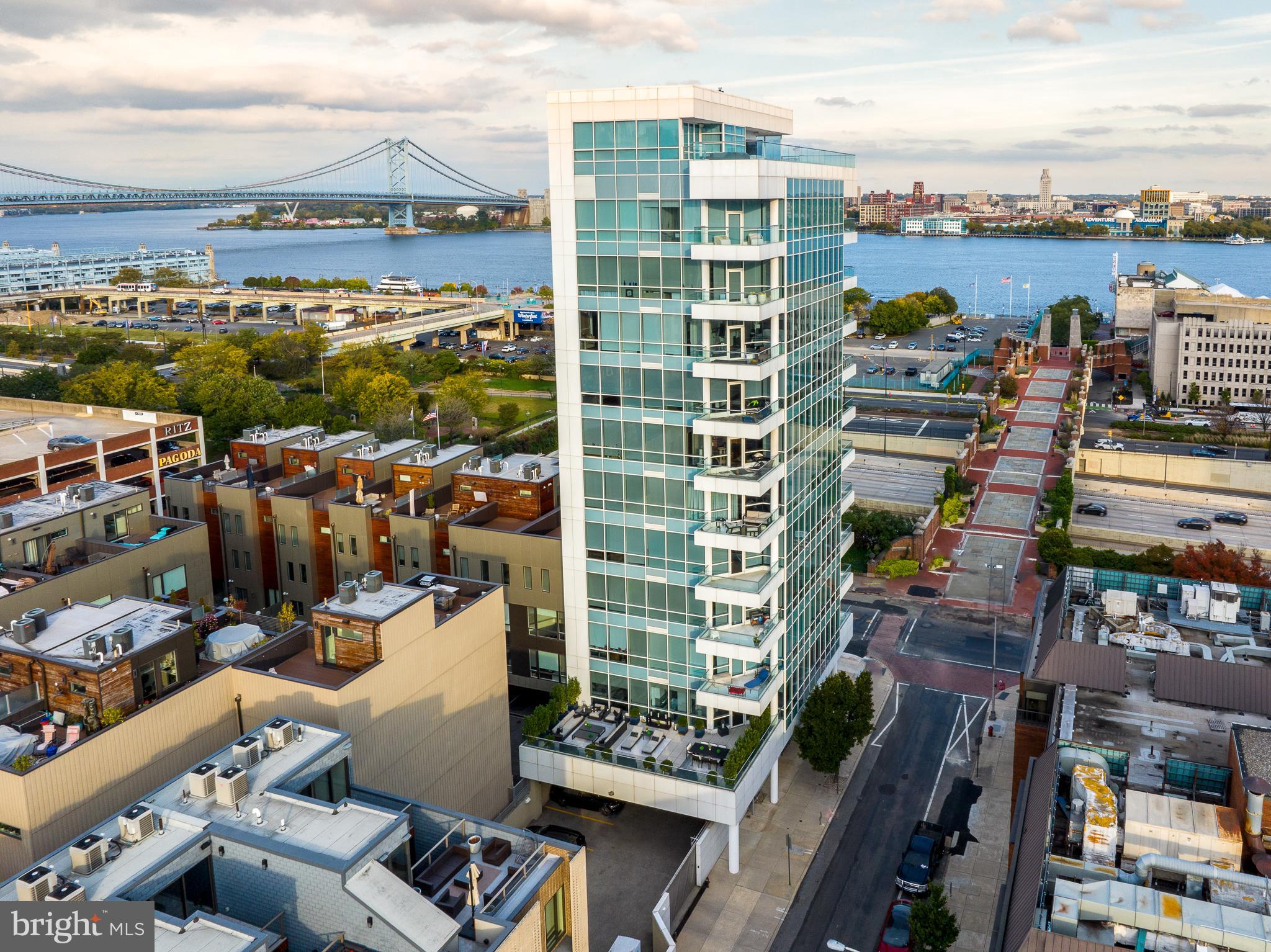 101 Walnut Street, Unit 2 Philadelphia, PA 19106 - Photo 33 of 35