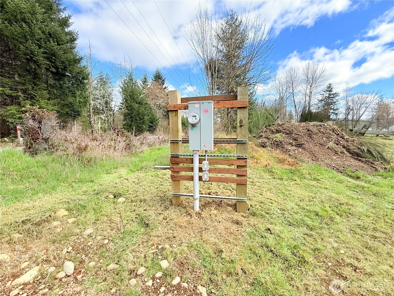 2126 Spencer Road Salkum, WA 98582 - Photo 12 of 24 a view of a backyard with wooden fence
