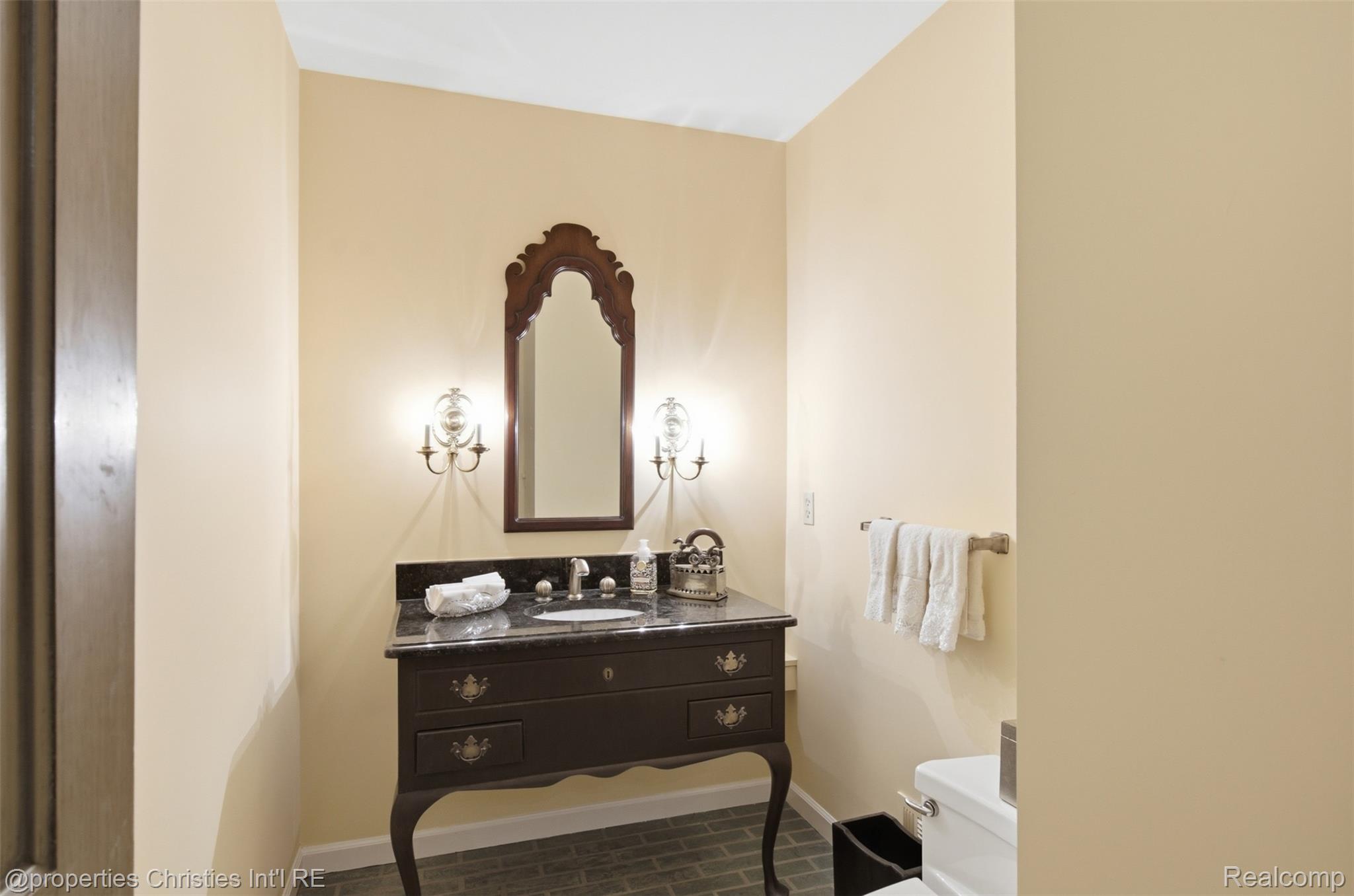 25235 Canterbury Road Franklin, MI 48025 - Photo 23 of 56 Main floor guest powder room.