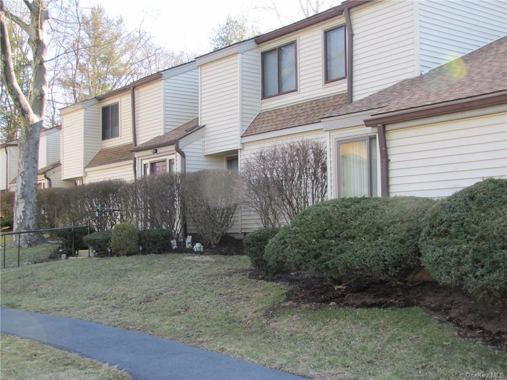 45 Jefferson Ovl, Unit F, Yorktown Heights, NY 10598 Compass