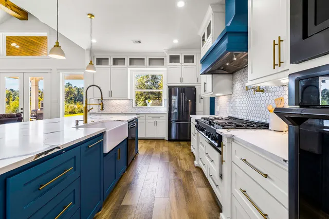 $699,500 | 440 Farm To Market 223, Shepherd, TX 77371