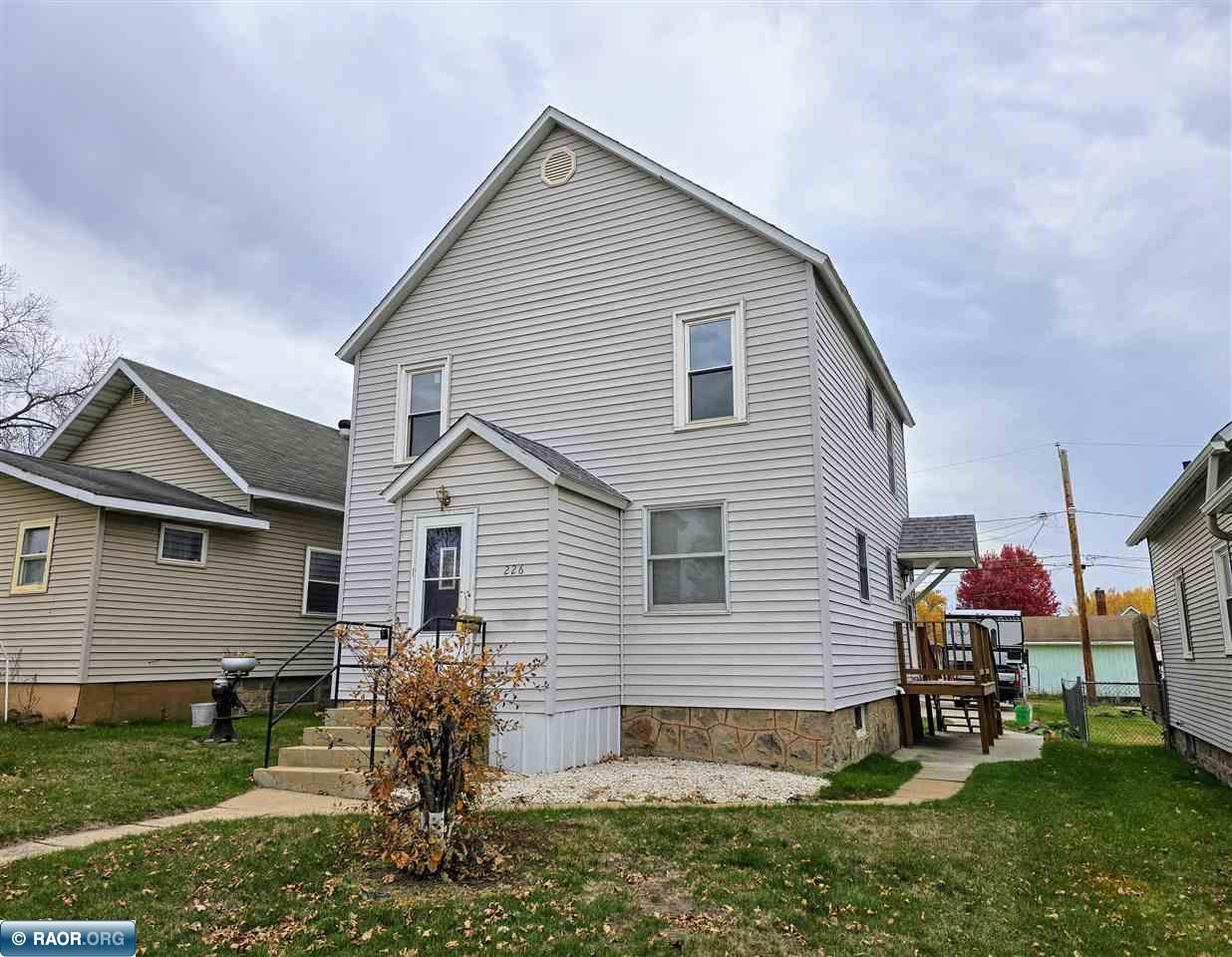 226 9th Street Southwest Chisholm, MN 55719 - Photo 1 of 25