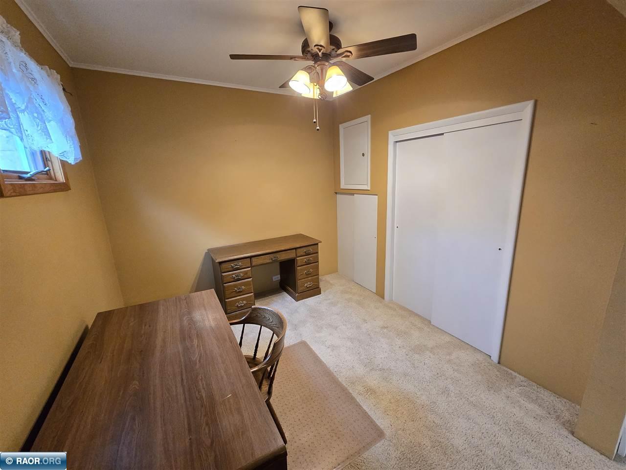 226 9th Street Southwest Chisholm, MN 55719 - Photo 12 of 25