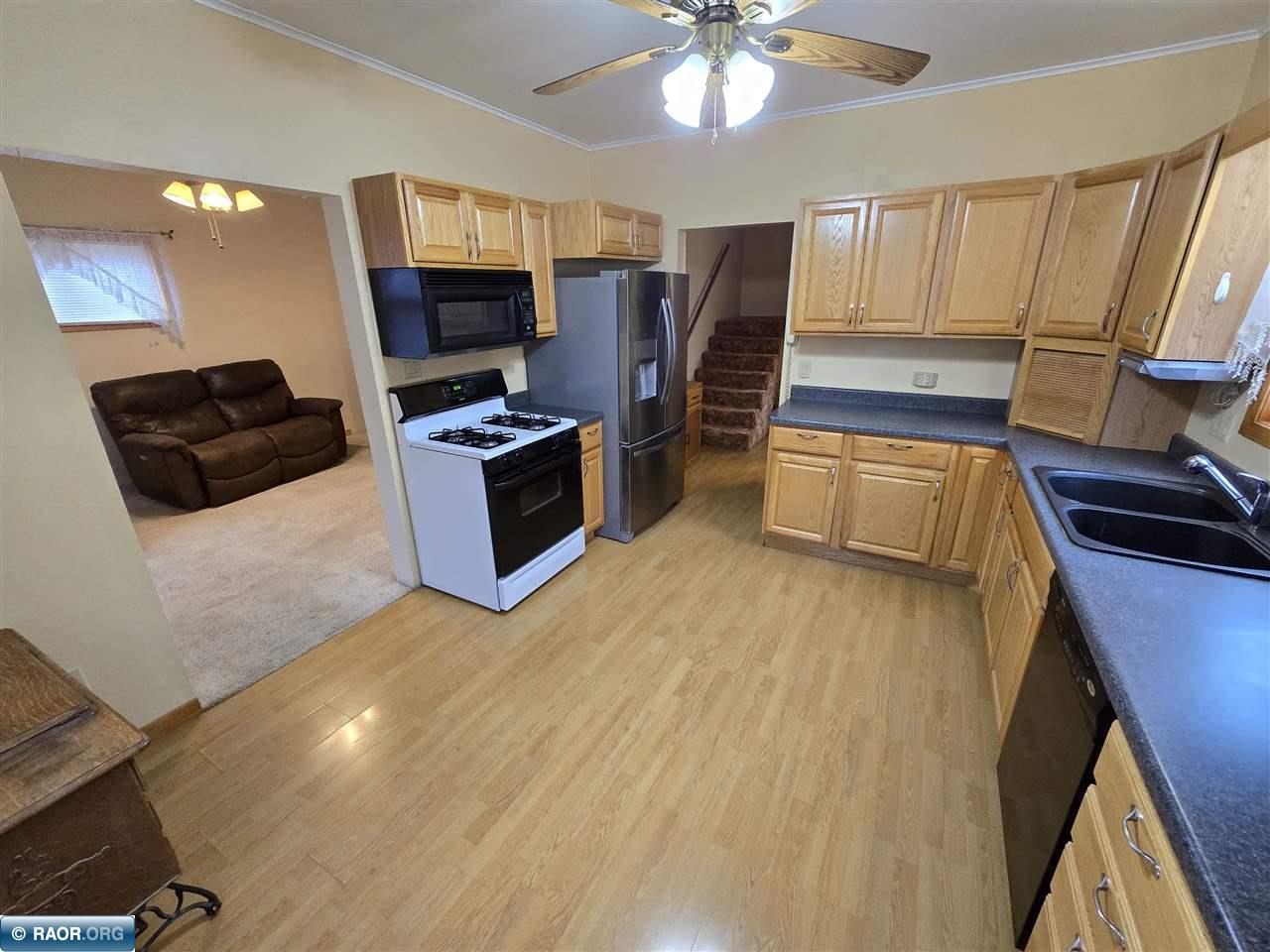 226 9th Street Southwest Chisholm, MN 55719 - Photo 8 of 25