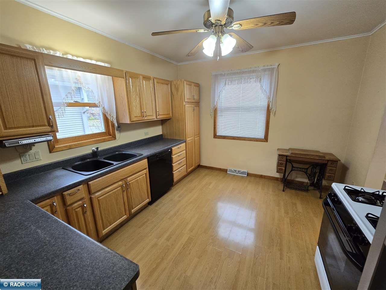 226 9th Street Southwest Chisholm, MN 55719 - Photo 9 of 25