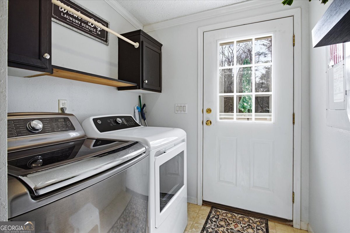 266 Payton Road Griffin, GA 30223 - Photo 20 of 48 a view of kitchen and sink