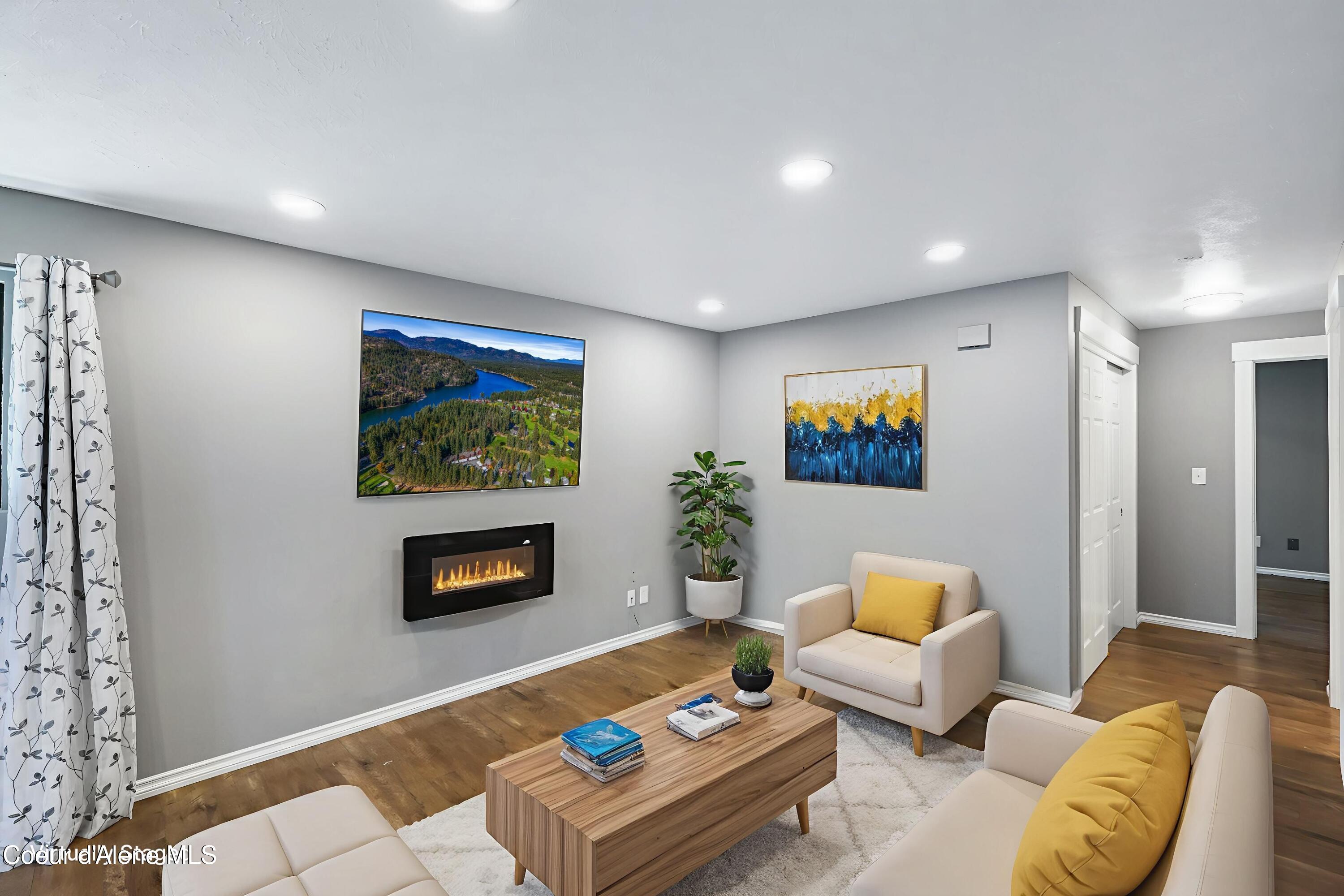 5305 West Fairway Lane, Unit 14 Rathdrum, ID 83858 - Photo 3 of 43 002_Living Area