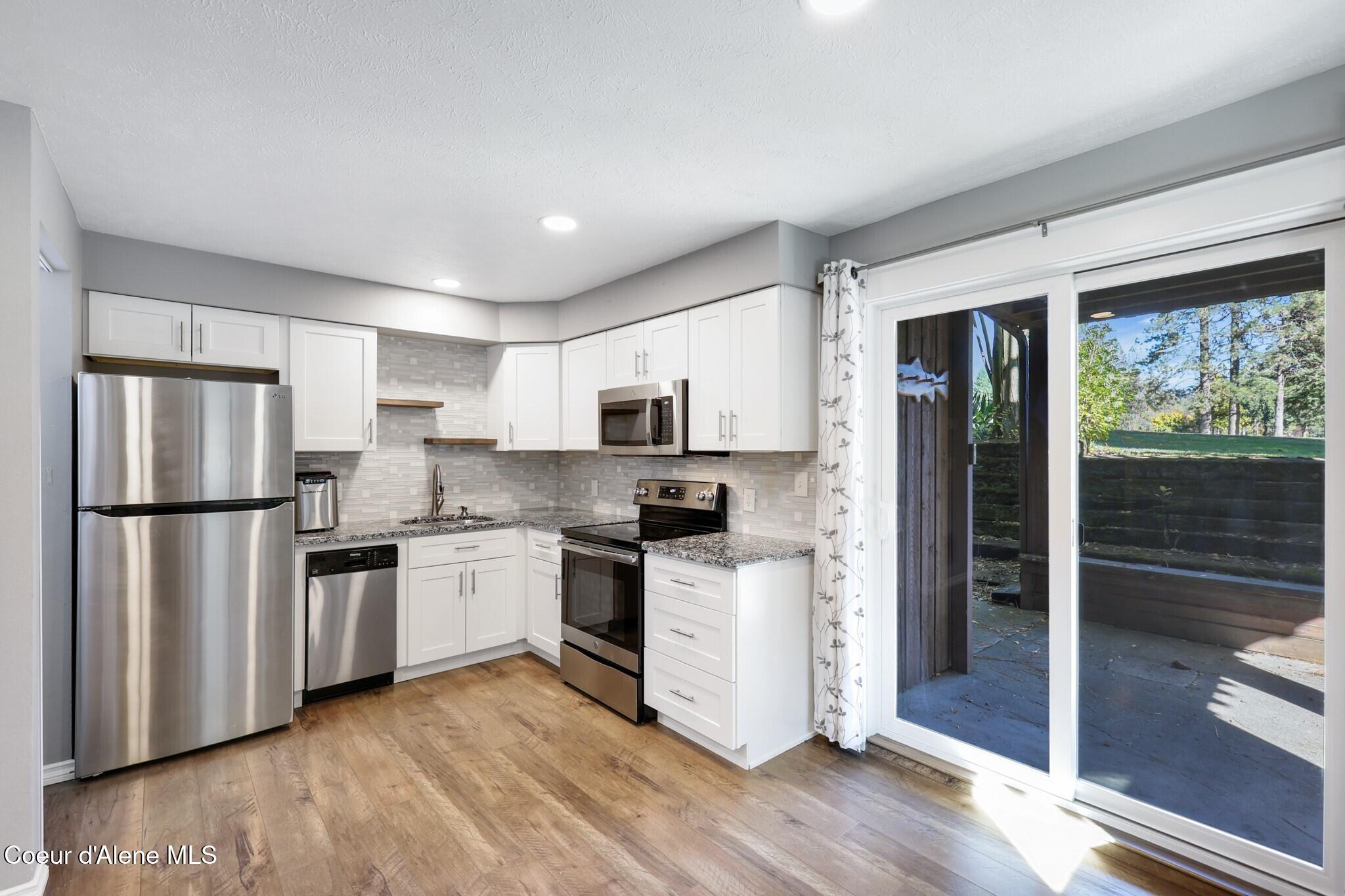 5305 West Fairway Lane, Unit 14 Rathdrum, ID 83858 - Photo 7 of 43 006_Kitchen