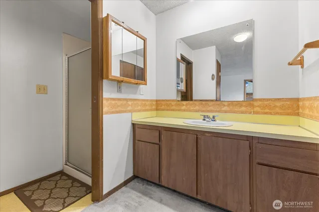 $1,195,000 | 9256 Interlake Avenue North, Seattle, WA 98103