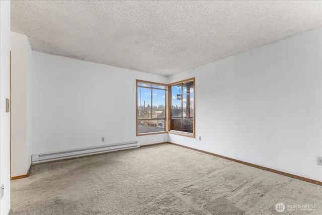 $1,195,000 | 9256 Interlake Avenue North, Seattle, WA 98103