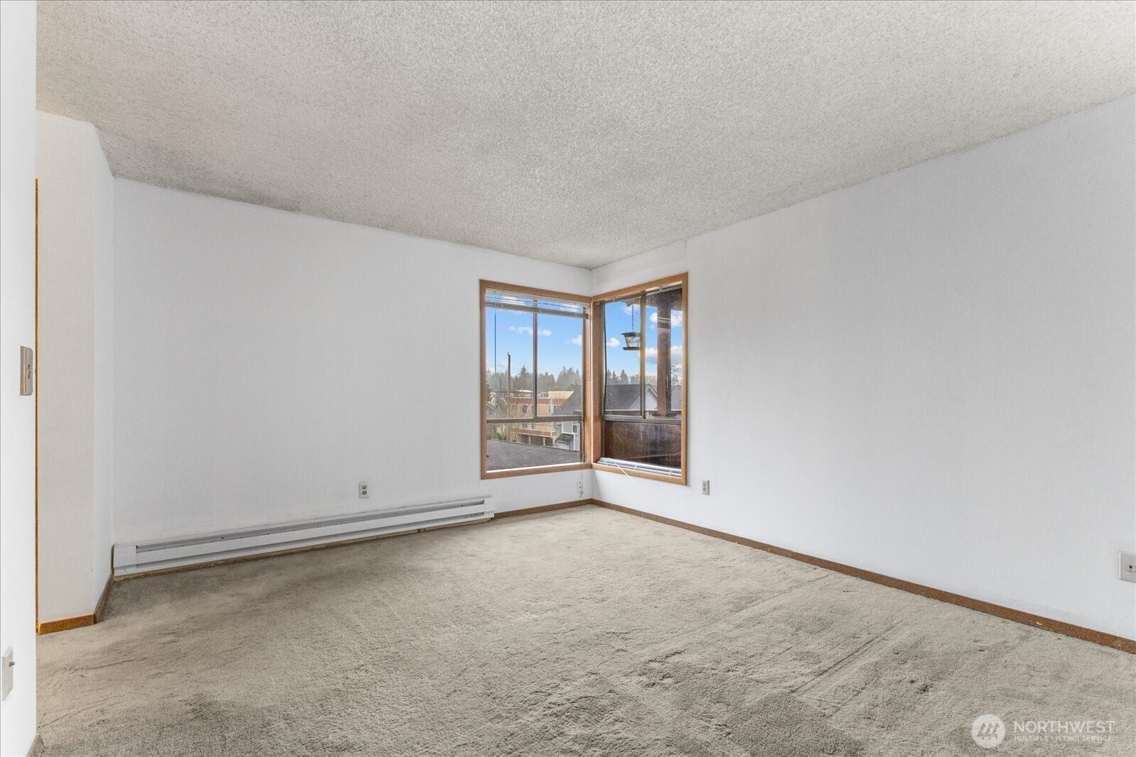 9256 Interlake Avenue North Seattle, WA 98103 - Photo 14 of 40