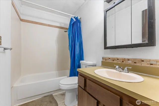 $1,195,000 | 9256 Interlake Avenue North, Seattle, WA 98103