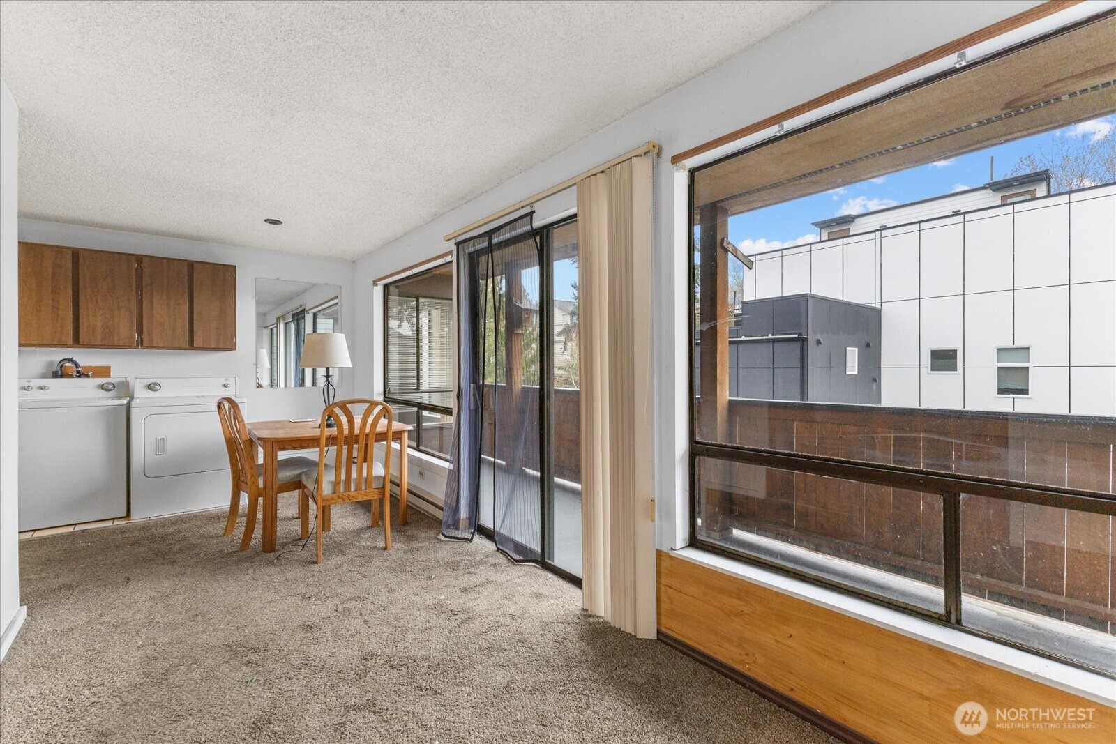 9256 Interlake Avenue North Seattle, WA 98103 - Photo 22 of 40