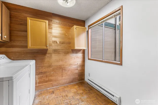 $1,195,000 | 9256 Interlake Avenue North, Seattle, WA 98103