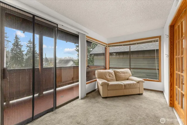 $1,195,000 | 9256 Interlake Avenue North, Seattle, WA 98103