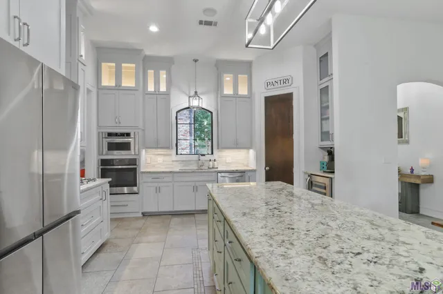 $572,000 | 13579 Bluff Point Drive, Prairieville, LA 70769