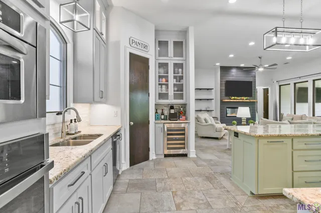 $572,000 | 13579 Bluff Point Drive, Prairieville, LA 70769