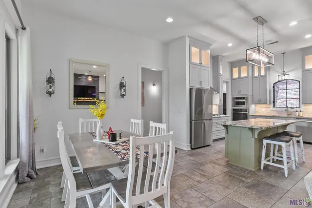 $572,000 | 13579 Bluff Point Drive, Prairieville, LA 70769