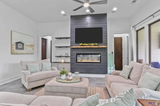 $572,000 | 13579 Bluff Point Drive, Prairieville, LA 70769