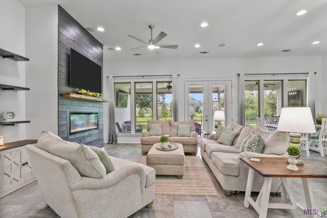 $572,000 | 13579 Bluff Point Drive, Prairieville, LA 70769