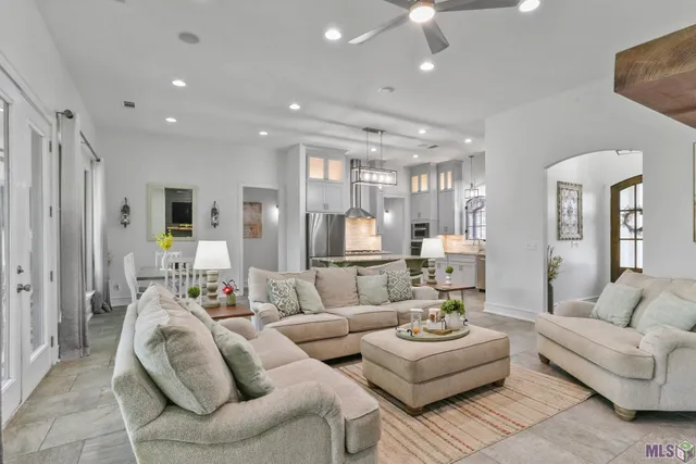 $572,000 | 13579 Bluff Point Drive, Prairieville, LA 70769