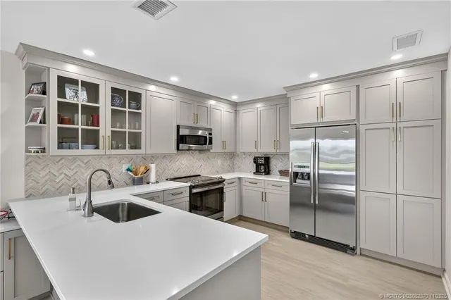 $439,000 | 6404 Southeast Brandywine Court, Unit 201, Stuart, FL 34997