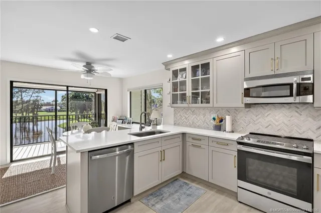 $439,000 | 6404 Southeast Brandywine Court, Unit 201, Stuart, FL 34997