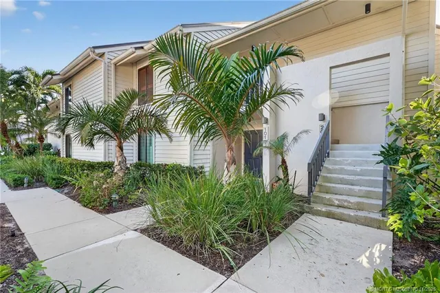 $439,000 | 6404 Southeast Brandywine Court, Unit 201, Stuart, FL 34997