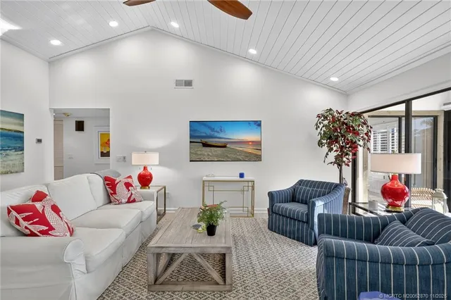 $439,000 | 6404 Southeast Brandywine Court, Unit 201, Stuart, FL 34997