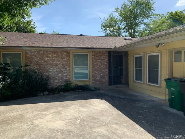 $1,695 | 13915 Anchorage Hill Drive, San Antonio, TX 78217