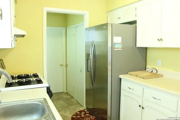 $1,750 | 13915 Anchorage Hill Drive, San Antonio, TX 78217