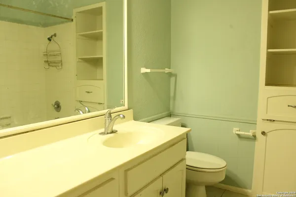 $1,750 | 13915 Anchorage Hill Drive, San Antonio, TX 78217