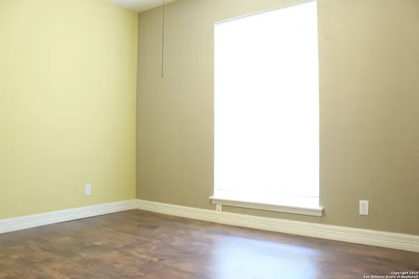 $1,750 | 13915 Anchorage Hill Drive, San Antonio, TX 78217