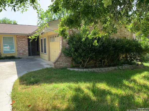 $1,750 | 13915 Anchorage Hill Drive, San Antonio, TX 78217