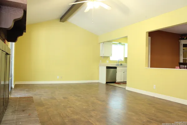 $1,750 | 13915 Anchorage Hill Drive, San Antonio, TX 78217