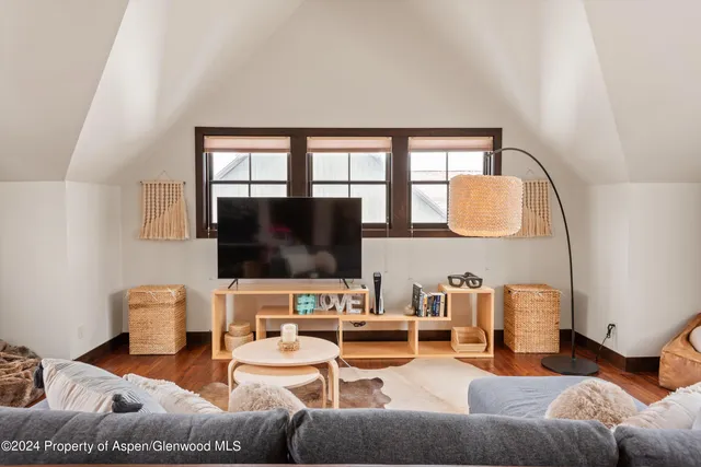 a view of outdoor space yard deck and patio